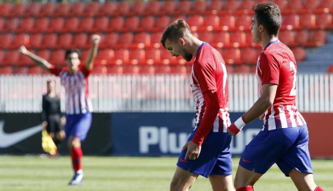 Poveda celebra un gol con el filial del Atlético de Madrid (Foto: Atleticosport).
