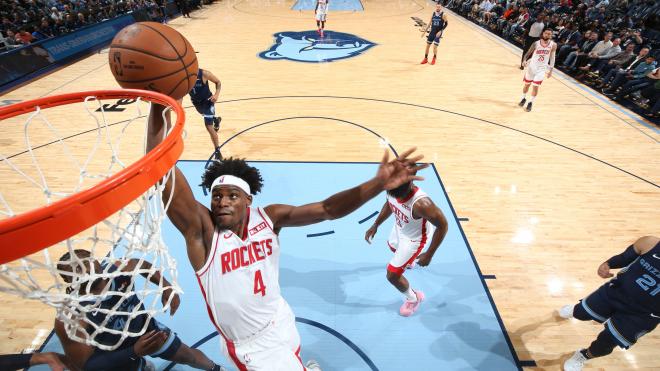 Danuel House, a punto de encestar en la victoria de los Houston Rockets (Foto: @HoustonRockets).