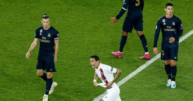 Bale y James, cabizbajos tras uno de los goles de la dolorosa derrota en París (Foto: EFE).