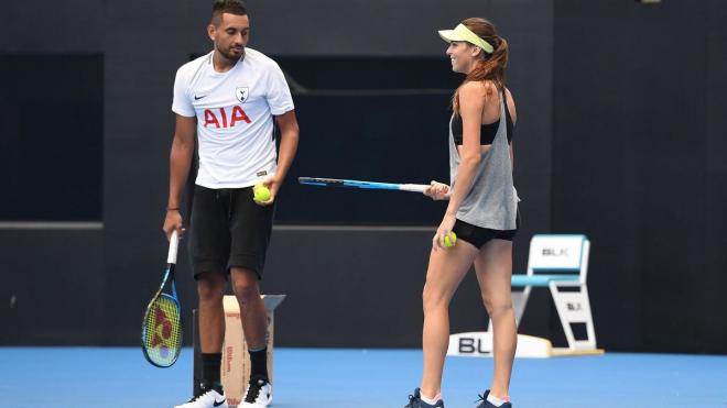 Nick Kyrgios, en un entrenamiento con Ajla Tomljanovic (Foto: EFE).