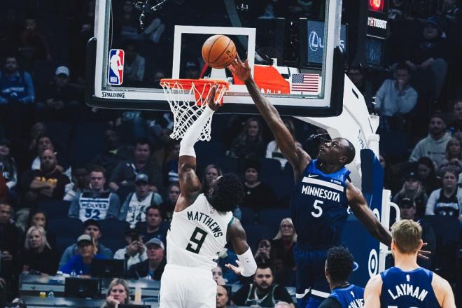 Los Bucks se impusieron con relativa facilidad a los Timberwolves (Foto: @Timberwolves).