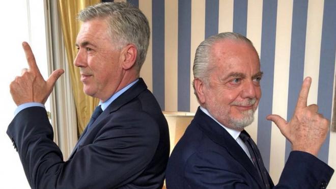 Carlo Ancelotti y Aurelio de Laurentiis posan para la prensa.