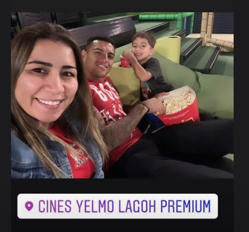Diego Carlos, en el cine con su familia.