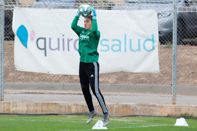Carlos Azón en el entrenamiento del Real Zaragoza (Foto: Daniel Marzo).
