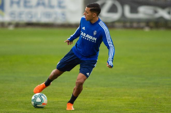 Ahmed Belhadji, durante un entrenamiento con el primer equipo del Real Zaragoza (Foto: Dani Marzo).