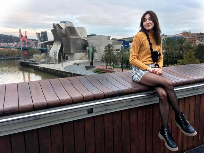 La argentina Julieta Pérez Compagnucci, antes de ir a San Mamés, durante su reciente visita a Bilbao (Foto: Twitter @perezcompagnucc).