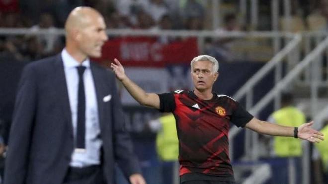 Zidane y Mourinho, en un partido.