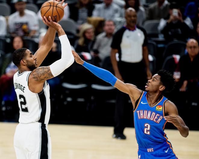 Un lance del partido que los Spurs ganaron frente a los Thunder en la NBA (Foto: @Spurs).