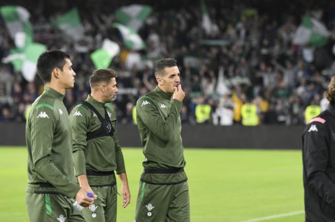 Mandi, Joaquin y Feddal, durante el entrenamiento a puerta abierta del Betis antes del derbi (Foto: Kiko Hurtado).