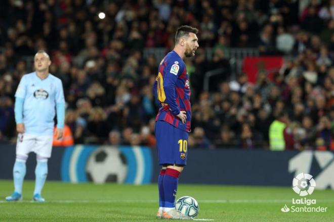 Messi se dispone a lanzar la pena máxima desde los once metros (Foto: LaLiga).