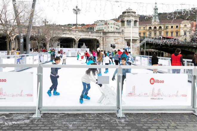 En el caso de la pista de hielo de Bilbao el precio será de 3 euros por 30 minutos de patinaje.