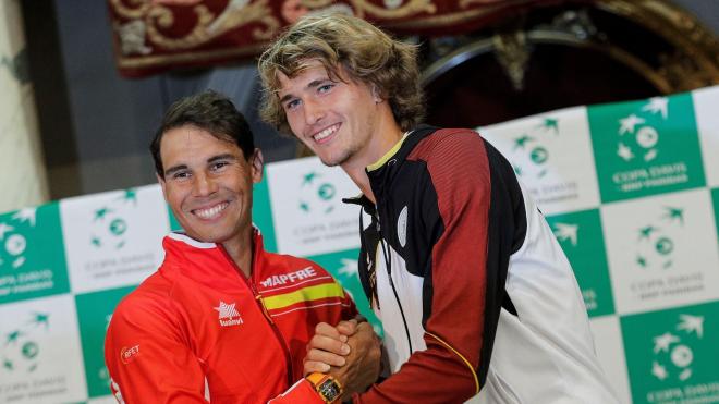 Rafa Nadal y Alexander Zverev, tras un sorteo de la Copa Davis en Valencia (Foto: EFE).