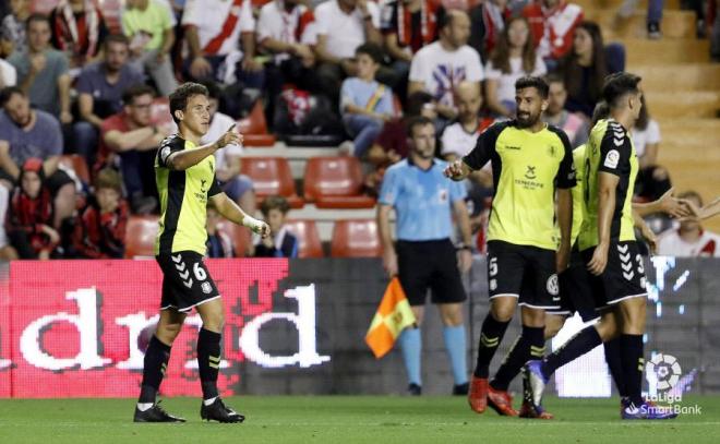 Luis Milla celebra su gol ante el Rayo Vallecano (Foto: LaLiga).