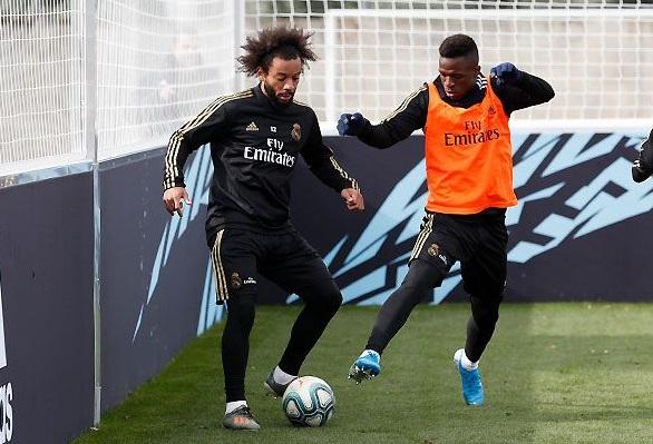 Marcelo se ejercita al mismo ritmo que su compañeros (Foto: Real Madrid).