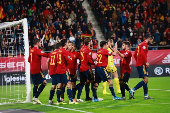 Los jugadores españoles celebrando el gol de Morata (Vía Cristo García).