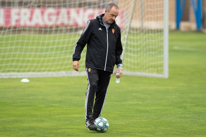 Víctor Fernández, durante un entrenamiento (Foto: Dani Marzo).