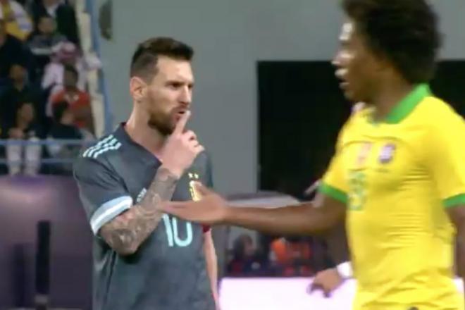 Messi manda a callar a Tite.
