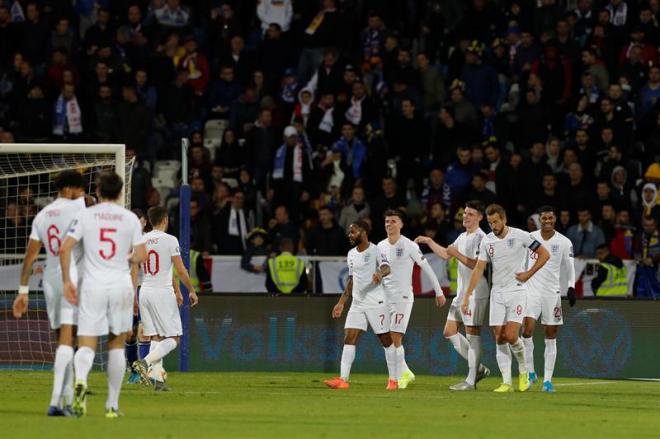 Celebración de uno de los goles ingleses ante Kosovo.