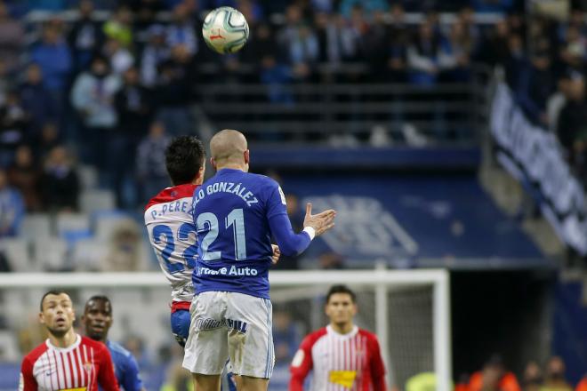 Un lance del Oviedo-Sporting de la primera vuelta (Foto: Luis Manso).