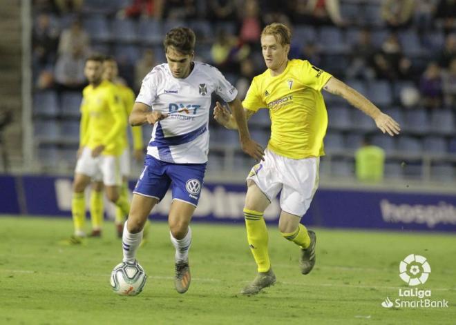 Álex Fernández, durante el partido ante el Tenerife (Foto: LaLiga).