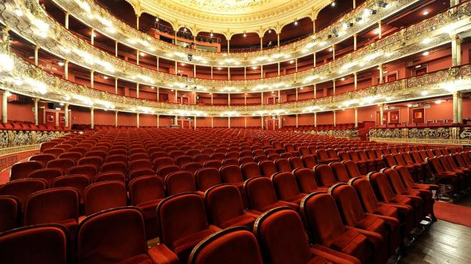 El magnífico Teatro Arriaga de Bilbao acogió el concierto de Salvador Sobral.