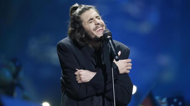 Salvador Sobral, es un cantante y músico portugués, ganador del Festival de Eurovisión 2017.