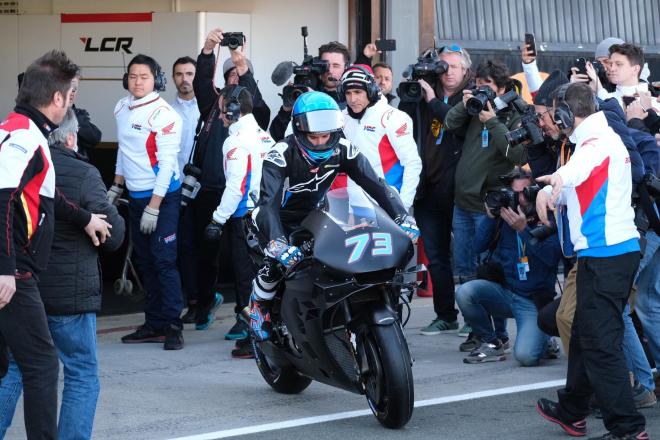 Primer día de los test oficiales de MotoGP con el estreno de Álex Márquez con la Honda de MotoGP.