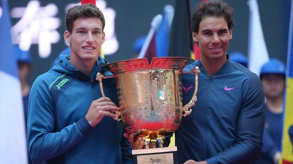 Carreño y Nadal, tras proclamarse campeones de dobles en Pekín.