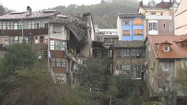 Así quedó el edificio de la calle Arragueta tras el derrumbe (Foto: ETB).