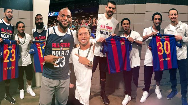 Ronaldinho le regala camisetas del FC Barcelona a estrellas de la NBA (Foto: FCB).
