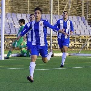 Javi Puado celebra un gol con el Espanyol (Foto: Futbolbasecatala).