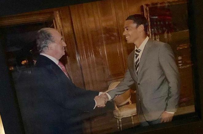 Ricardo Oliveira junto al rey Juan Carlos.