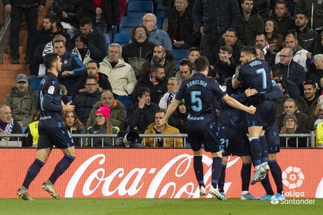 Los jugadores de la Real celebran el gol de Willian José al Real Madrid (Foto: LaLiga).