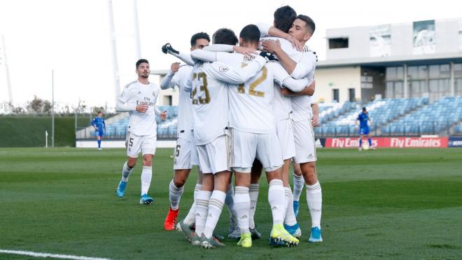 Los jugadores del Castilla celebran uno de los goles ante el Vetusta. El Real Madrid es uno de los clubes firmantes (Foto: RMCF).
