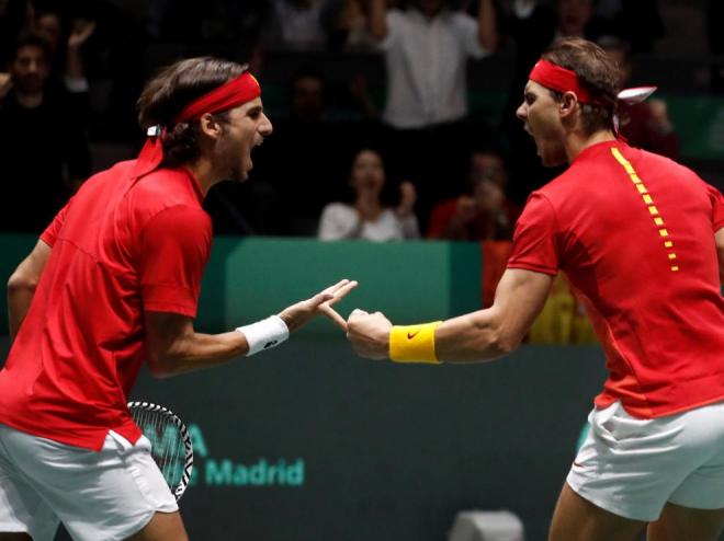 Feliciano y Nadal celebran la victoria ante Gran Bretaña (Foto: EFE).
