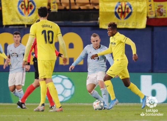 Lobotka presiona a Anguissa durante el Villarreal-Celta (Foto: LaLiga).