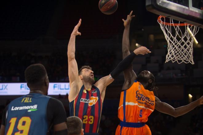 Valencia Basket pagó su mal tercer cuarto en la pista del KIROLBET Baskonia viendo como su racha de cuatro triunfos consecutivos