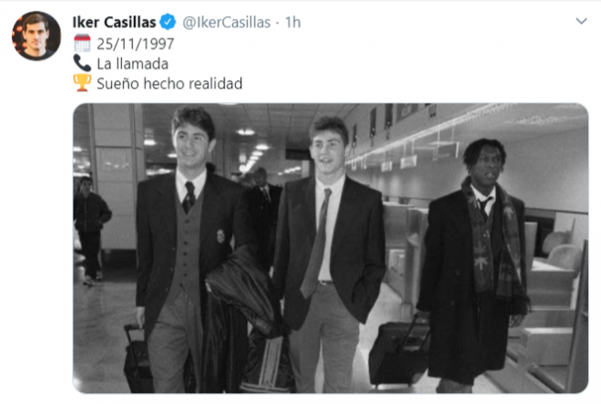 El tuit de Iker Casillas con la foto en la que aparece junto a Víctor.