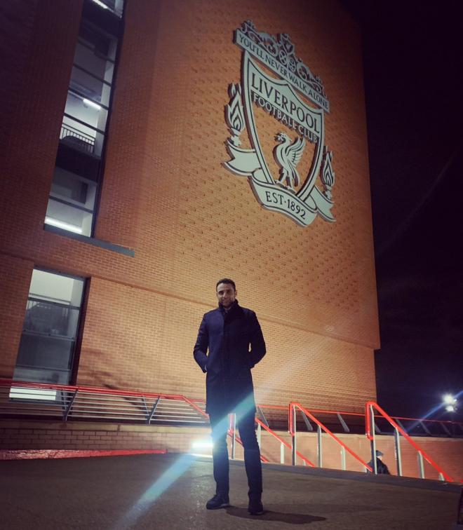 Antonio Núñez en Anfield. (@antonionunez07)