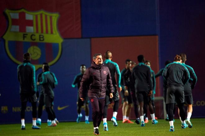 Ernesto Valverde, durante una sesión de entrenamiento (Foto: EFE).