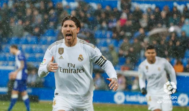 Sergio Ramos celebra su gol en el Alavés-Real Madrid (Foto: LaLiga Santander).