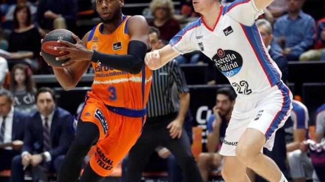 El Valencia avanza con oficio hacia la Copa ante un tenaz Obradoiro (86-76)