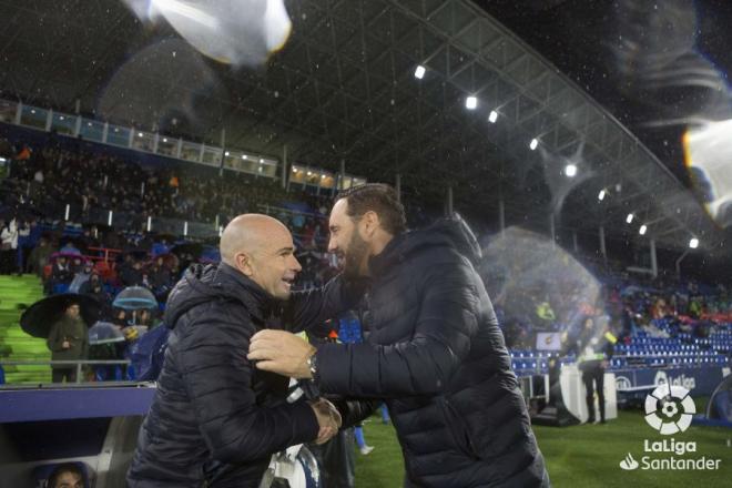 Paco López y Bordalás en el Getafe-Levante. (Foto: LaLiga)