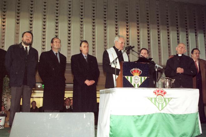 Inauguración del Manuel Ruiz de Lopera en el año 2000.