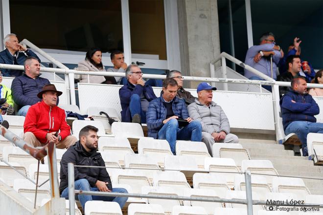 El técnico onubense, Luci, en el Nuevo Colombino. (Manu López / Albiazules.es)