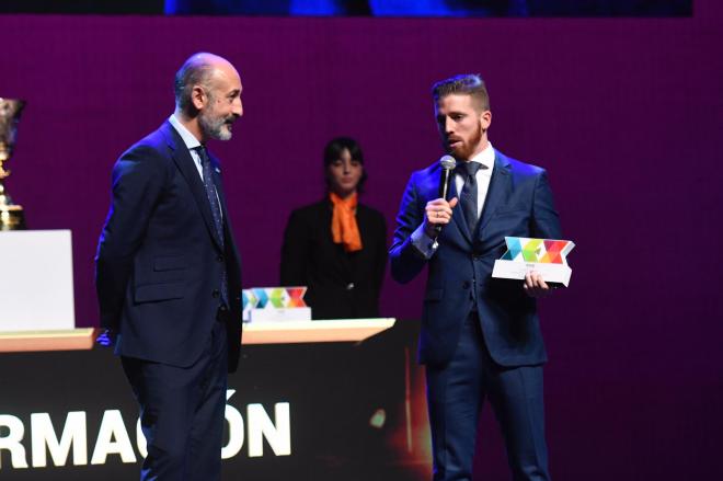 Iker Muniain agradeció con orgullo el Premio DEX a la 'Formación' (Foto: DMQ).