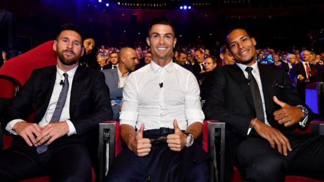 Cristiano Ronaldo, junto a Leo Messi y Van Dijk.