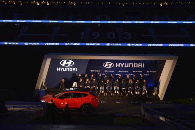 Hyundai reunió a las plantillas masculina y femenina del Atlético de Madrid en el Metropolitano (Foto: Joaquín Corchero).