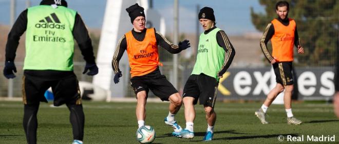 Modric y Kroos, durante el entrenamiento (Vía Real Madrid).