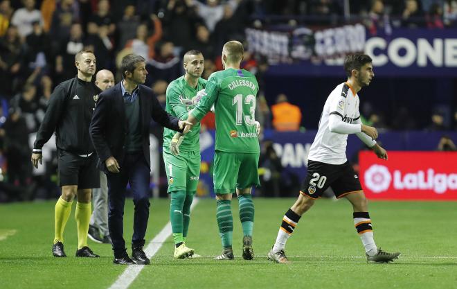 Jasper Cillessen y Maxi Gómez son los últimos en sumarse a la lista de lesionados del Valencia CF (Foto: David González).
